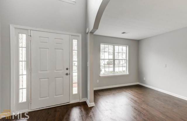 2956 Two Lake Cir Gallery 4