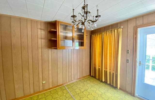 HUGE, Adorable 4 bedroom 3 bath home plus bonus room! MUST SEE to appreciate! photos photos