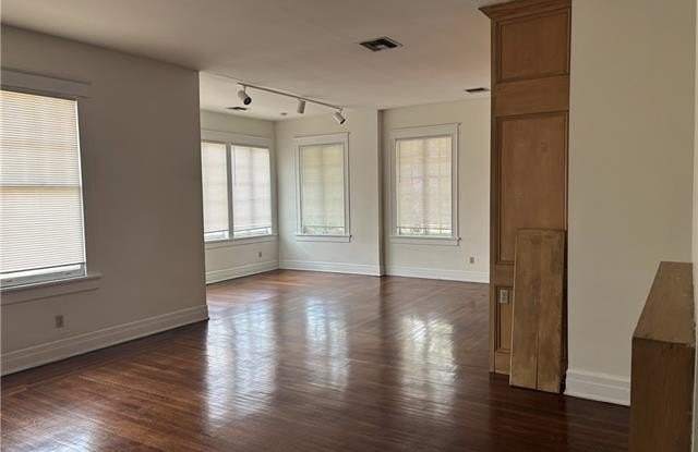 7836 ST CHARLES Avenue Gallery 2