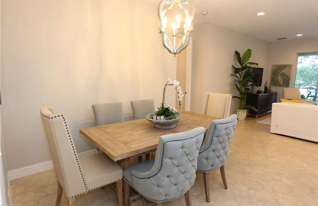 11293 Sparkleberry DR Gallery 4