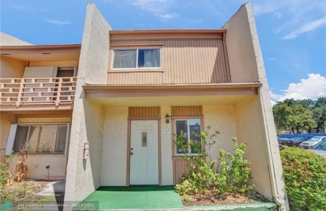 2831 Pierce St - 2831 Pierce Street, Hollywood, FL 33020
