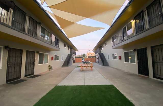 Spacious Modern 2 Bedroom with In Unit Laundry Close to SDSU Gallery 3