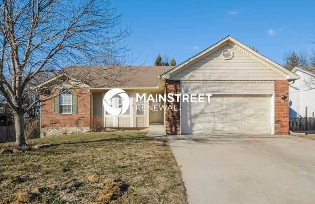 112 West Sierra Drive - 112 West Sierra Drive, Raymore, MO 64083