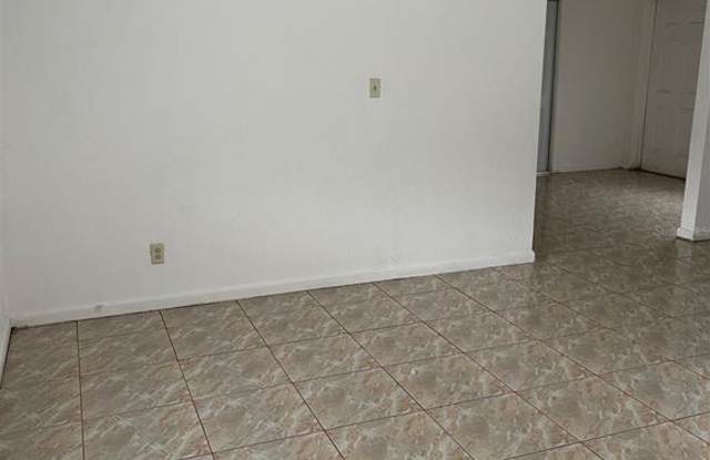 4632 25TH STREET N Gallery 2