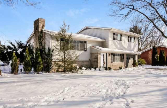 472 Tailholt Lane - 472 Tailholt Lane, Shelbyville, IN 46176