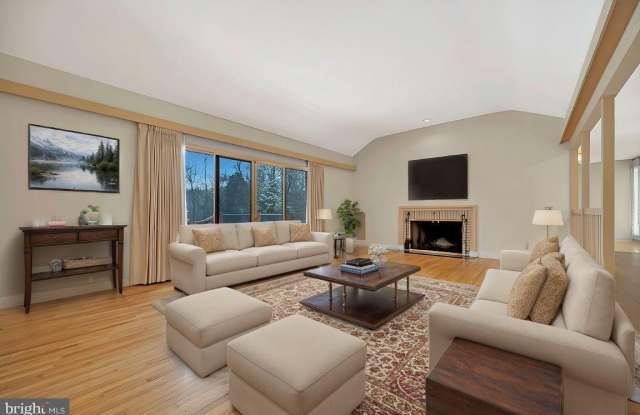 97 HARDY DRIVE photos photos