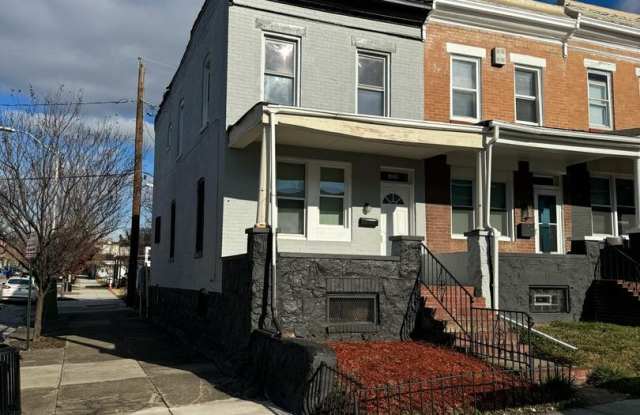 Recently Renovated Three Bed One Bath Ready For A New Tenant! photos photos