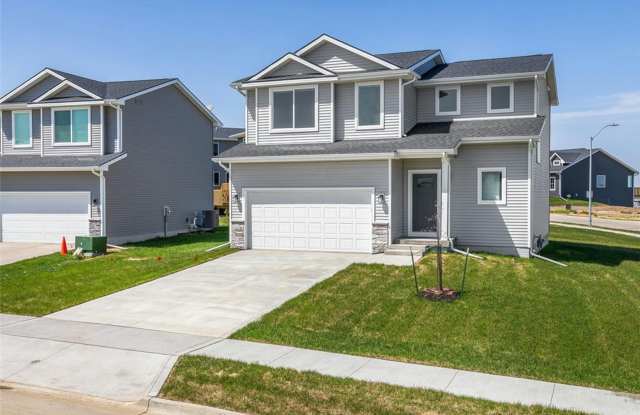 Charming 3 Bedroom Home in Urbandale photos photos