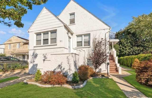 91 Ostend Road - 91 Ostend Road, Island Park, NY 11558
