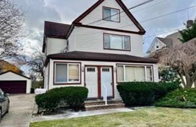 43 Columbia Avenue Gallery 1