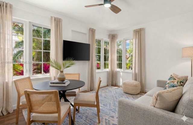 1009 Meridian Ave photos photos