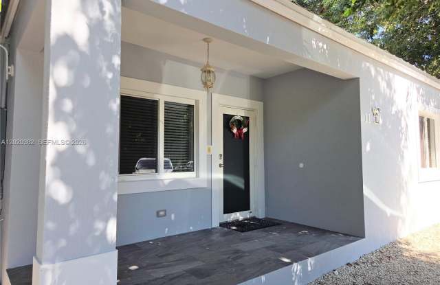11 Pompano Ave photos photos