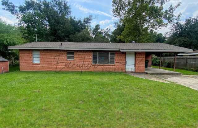 Updated 3BR Brick Home with Covered Carport  Yard photos photos