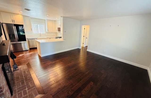 Beautiful 3 bed 1 bath house for rent in South Lake Tahoe Gallery 4