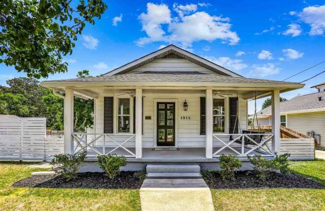 1915 E Lee St - 1915 East Lee Street, Pensacola, FL 32503