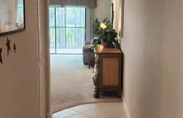 221 Fox Glen Dr Gallery 2