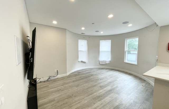 113 Hillside St Gallery 2