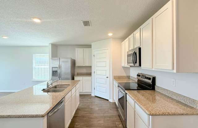 3 Bed/2 Bath - Modern Upgrades Gallery 4