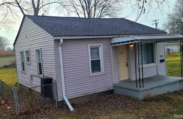 12794 SARSFIELD Avenue Gallery 2