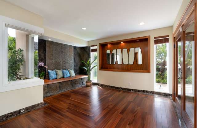 Portlock Paradise Gallery 4
