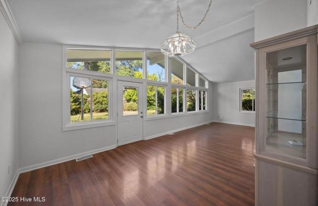 2003 Forest Hill Drive Gallery 2