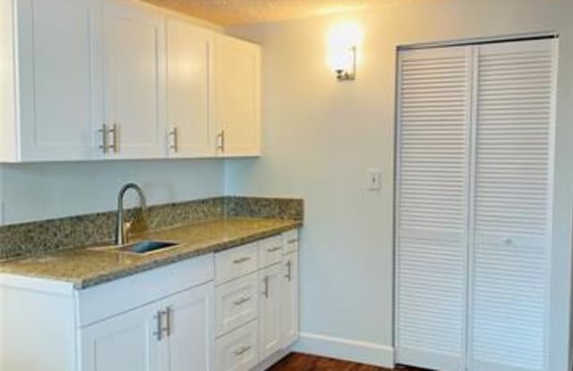 2463 Kuhio Avenue - 2463 Kuhio Avenue, Honolulu, HI 96815