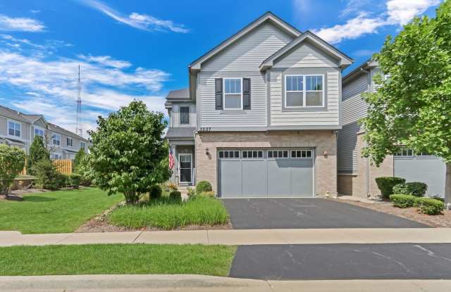 3227 N Heritage Lane - 3227 North Heritage Lane, Arlington Heights, IL 60004