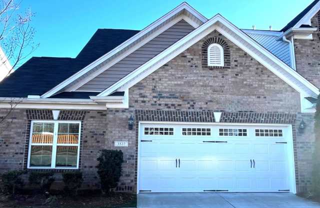 Beautiful townhome in High Point Gallery 1