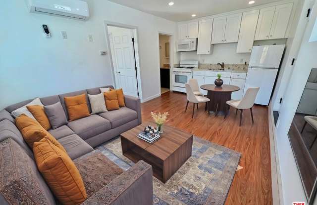 3901 S Orange Dr Gallery 1
