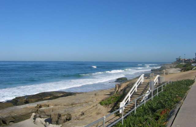 Cottage Style 1BR Half a Block to Windansea Beach! Gallery 1
