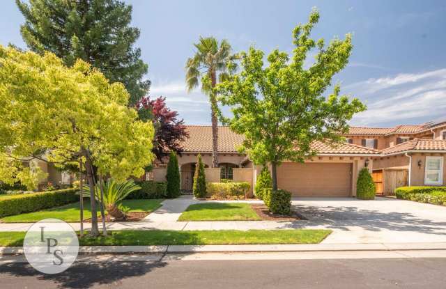 Clovis NorthEast Home, 3BR/2BA, Built 2006 - Lots of Amenities! photos photos