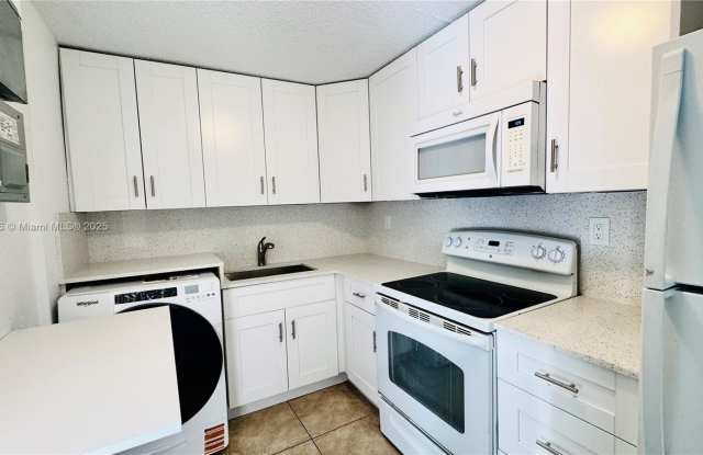531 SW 38th Ter photos photos