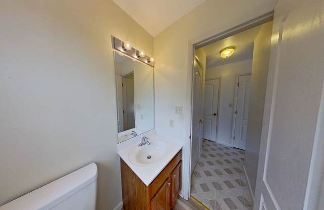 Two Bedroom Townhome with Attached Garage Gallery 4