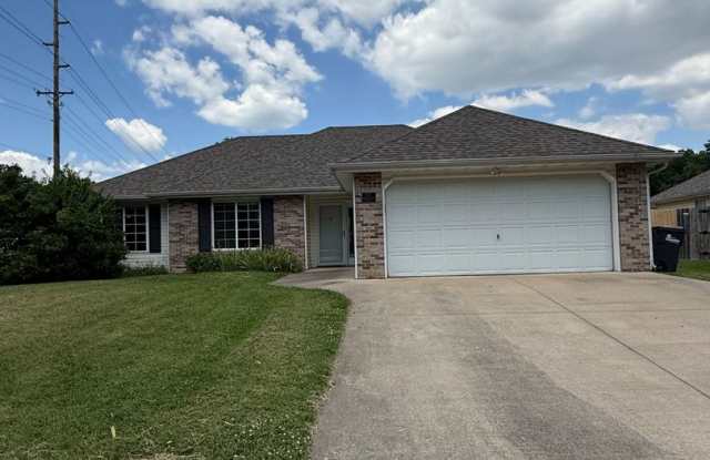 3 bed 2 bath Home with fenced in backyard photos photos