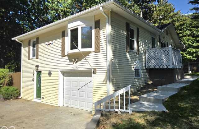170 White Oaks Street Gallery 1