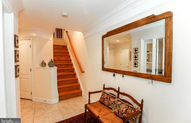 4844 MONTGOMERY LN Gallery 3