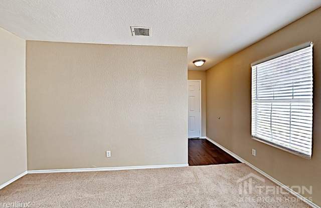 7426 Branching Elm Gallery 2