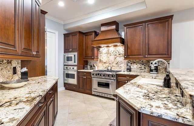 4819 West Blvd CT - 4819 West Boulevard Ct, Naples, FL 34103