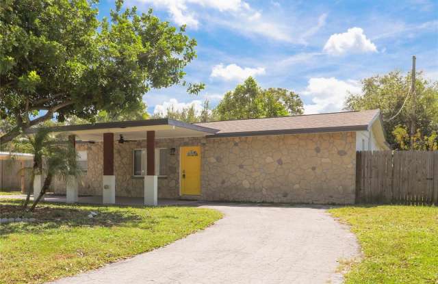 5384 56TH AVENUE N - 5384 56th Avenue North, Lealman, FL 33709