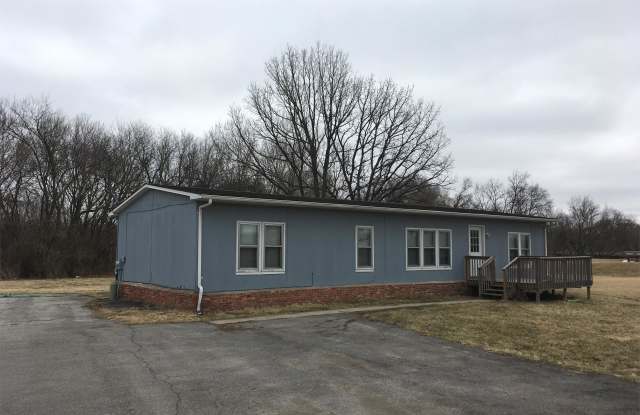 415 N Main - 415 North Main Street, Tonganoxie, KS 66086
