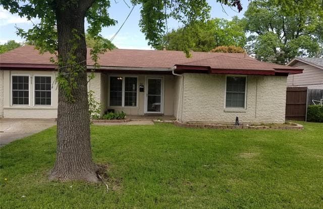611 Fairview Drive - 611 Fairview Drive, Richardson, TX 75081