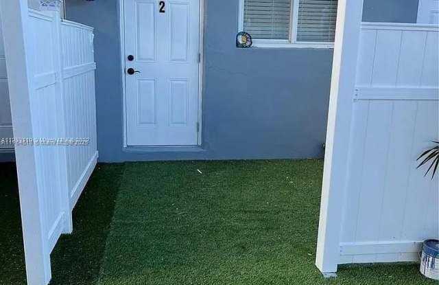 1509 N Andrews Ave photos photos