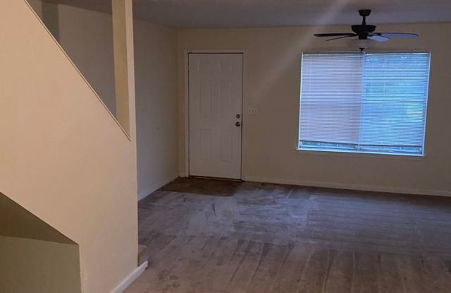2185 Timberwood Circle South Gallery 2