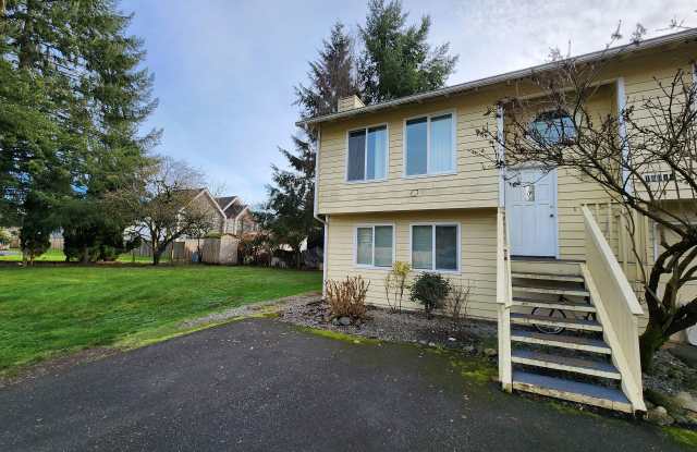 Cozy Monroe Living photos photos