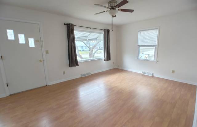 Charming 2 Bedroom 2 Bathroom House! Gallery 3