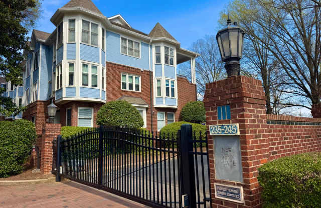 Top-Floor End Unit Condo at New Bern Place photos photos