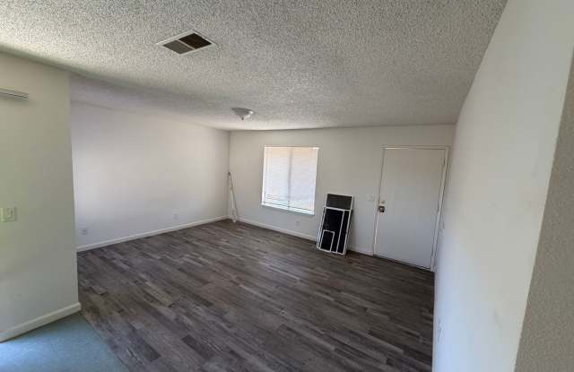 4813 Almaguer Ave. Gallery 4