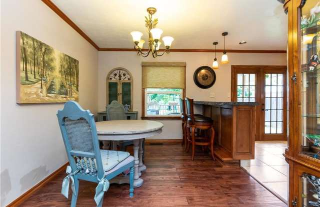 1504 Johnston Drive Gallery 4