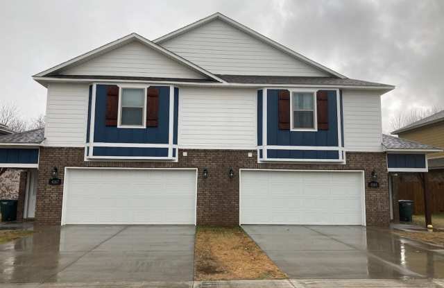 New 3 Bedroom 3.5 Bathroom home, private parking and 2 car garage Now Pre-leasing For JUNE 6th move in!!! - 4169 West Sardinia Way, Fayetteville, AR 72704