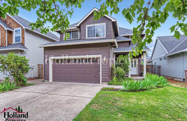 Beautiful Hillsboro Home with Spacious Garage and Fenced Yard! Gallery 3